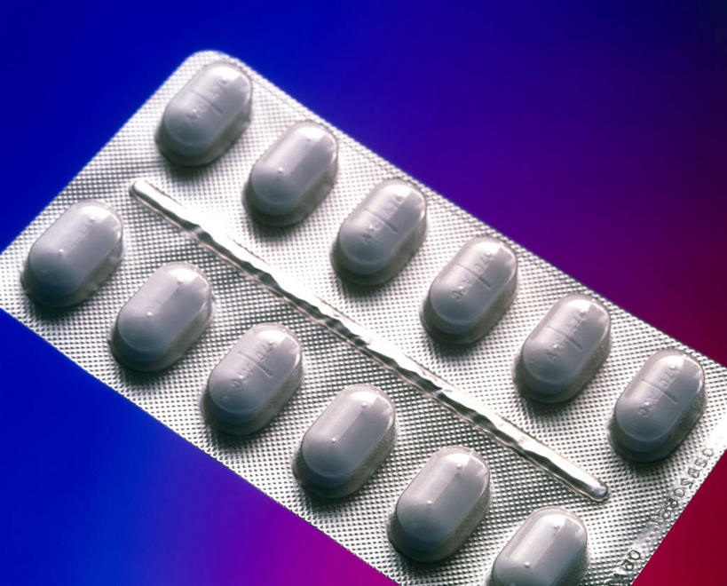 无人,横图,俯视,室内,特写,白天,安全,静物,一排,许多,整齐,包装,颗粒,药剂,药丸,塑料,防护,很多,药片,排列,红色,紫色,塑料制品,药品,健康,治疗,保健,保护,药物,医疗,队列,保险,预防,安康,康健,平安,彩图,高角度拍摄