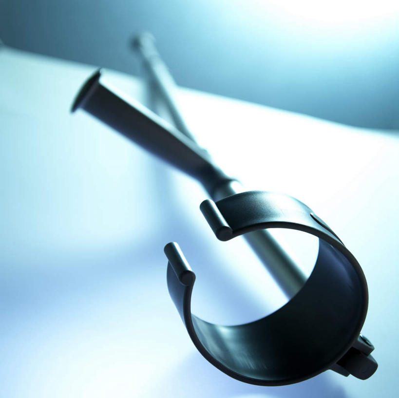 无人,方图,俯视,室内,特写,白天,白色背景,桌子,静物,朦胧,模糊,工具,办公桌,一个,器械,摄影,影棚,单个,拐杖,手杖,医疗器械,辅助设备,彩图,高角度拍摄,影棚拍摄,拍摄