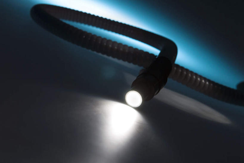 无人,横图,室内,特写,白天,正面,数据,照明,连接,阴影,灰色背景,朦胧,模糊,光纤,光线,影子,灯光,灯,灯具,射灯,联络,通信,摄影,影棚,照亮,光导纤维,照明设备,联合,保持,贯穿,连结,联结,衔接,彩图,影棚拍摄,拍摄,光纤线