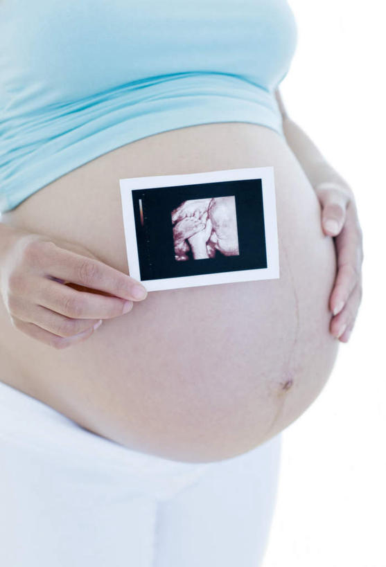 东方人,孕妇,腹部,一个人,站,摸,竖图,室内,特写,白天,白色背景,正面,亚洲,仅一个年轻女性,仅一个女性,仅一个人,一张,抚摸,握,阴影,服装,光线,影子,拿,图像,拿着,休闲装,黄种人,裸露,衣服,阳光,站着,休闲,怀孕,休闲服,握着,摄影,服饰,影棚,待产,裸,妊娠,准妈妈,图象,年轻女性,女人,女性,亚洲人,腹,肚子,产妇,触摸,接触,站立,半身,彩图,影棚拍摄,拍摄