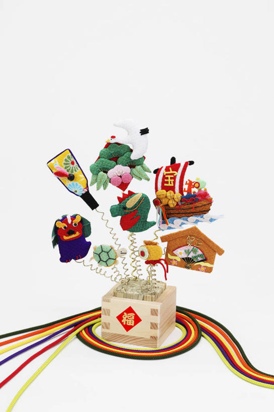 无人,竖图,插画,室内,白天,白色背景,正面,成功,数码,科技,阴影,节日,辟邪,庆祝,装饰,网络,龙,高光,几何,计算机图形,合成,图画,文化,画,祈祷,庆典,健康,许愿,纪念,华丽,修饰,祈求,护身符,点缀,电脑合成图,数码合成图,合成图,高贵,图腾,传说,漫画,写实,具体,具象,衬托,美观,雅致,雅观,驱邪,护符,保佑,庇佑,御守,祥瑞,灵兽,权势,尊荣,平安,幸运,彩图,全身,日本新年