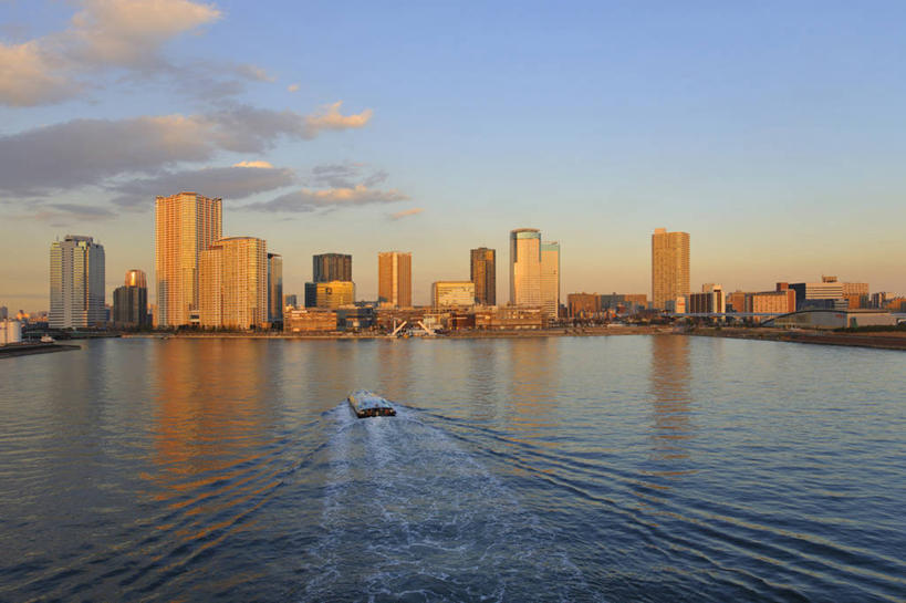 无人,高楼大厦,横图,室外,白天,正面,度假,日出,海浪,海洋,美景,太阳,城市风光,城市,大厦,建筑,轮船,摩天大楼,船,东京,日本,亚洲,波纹,飞溅,溅,液体,景观,浪花,水滴,建筑群,朝霞,晨曦,黎明,江东区,娱乐,建设,水珠,水纹,阳光,海水,船尾波,交通工具,波浪,享受,休闲,景色,放松,喷洒,载具,海景,东亚,本州,关东地方,本州岛,日本国,东京都,大海,风浪,海,海水的波动,近岸浪,涌浪,朝阳,彩图,卯时,破晓,日始,大楼,高层建筑,高楼,摩天楼,丰洲