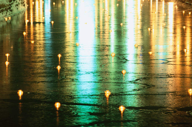 无人,横图,俯视,室外,特写,夜晚,道路,路,公路,蜡烛,北海道,日本,亚洲,一排,许多,阴影,整齐,光线,火焰,影子,烛光,冰,冰面,交通,燃烧,排列,浮冰,点燃,寒冷,冰冷,队列,东亚,日本国,北海道地方,北海道岛,小樽市,严寒,冰凉,酷寒,凛冽,凛凛,极冷,流冰,浮冰块,小樽,马路,彩图,高角度拍摄