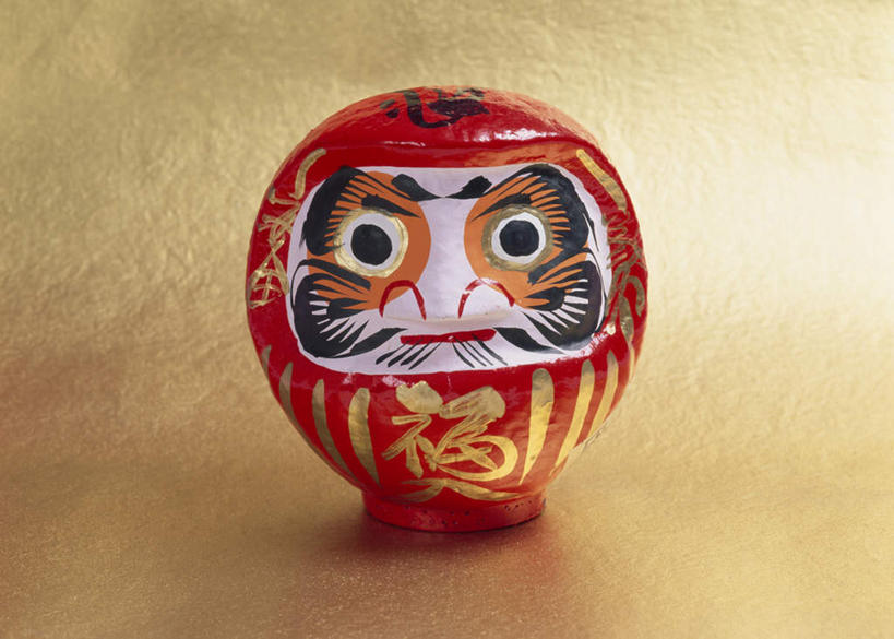 无人,横图,俯视,室内,特写,白天,桌面,桌子,标志,文字,字符,字母,祝福,文化,标识,传统,一个,红色,祈祷,祈福,健康,许愿,摄影,影棚,单个,纪念,祈求,吉祥,达摩不倒翁,好运,平安,彩图,高角度拍摄,影棚拍摄,拍摄