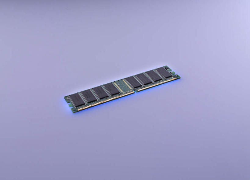 无人,横图,俯视,室内,特写,白天,零件,电脑,桌面,桌子,静物,阴影,紫色背景,反射,影子,一个,摄影,影棚,单个,芯片,部件,内存条,彩图,高角度拍摄,影棚拍摄,拍摄