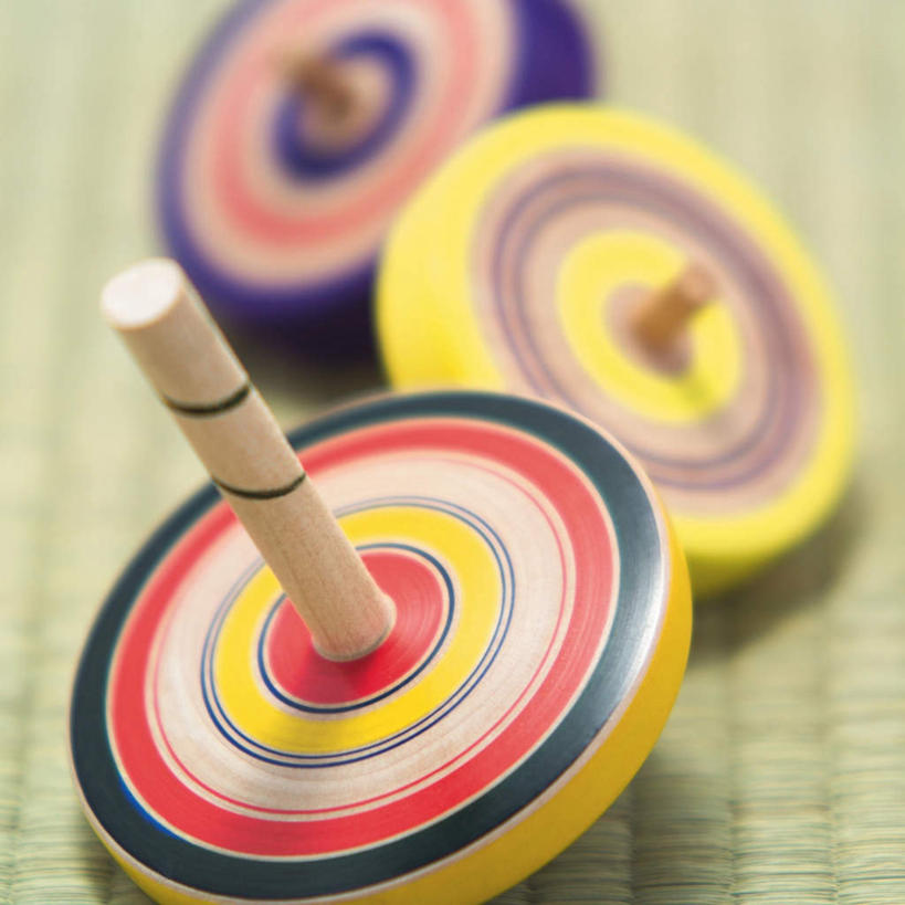 无人,方图,俯视,室内,特写,白天,静物,日本,亚洲,阴影,日本文化,装饰,反射,影子,榻榻米,文化,传统,三个,陀螺,垫子,摄影,影棚,华丽,修饰,点缀,东亚,日本国,衬托,美观,雅致,雅观,陀罗,干乐,冰尜,打老牛,彩图,高角度拍摄,影棚拍摄,拍摄