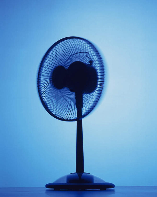 无人,竖图,室内,特写,白天,正面,桌子,静物,蓝色背景,电器,办公桌,一个,摄影,电风扇,影棚,单个,家电,彩图,影棚拍摄,拍摄