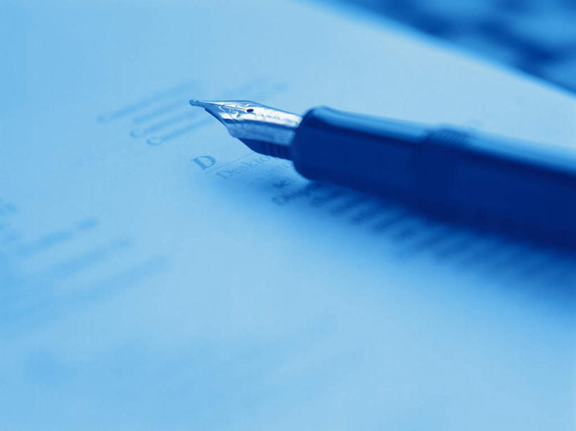 无人,横图,俯视,室内,特写,白天,静物,朦胧,模糊,笔,材料,档案,文件,办公用品,钢笔,文具,学习用品,资料,文具用品,一支,文档,彩图,高角度拍摄