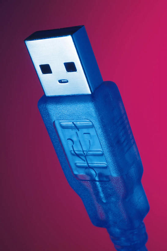无人,竖图,室内,特写,白天,正面,数据,静物,阴影,红色背景,传输,光线,影子,一个,蓝色,阳光,摄影,USB接口,通用串行总线,影棚,单个,接口,端口,彩图,影棚拍摄,拍摄