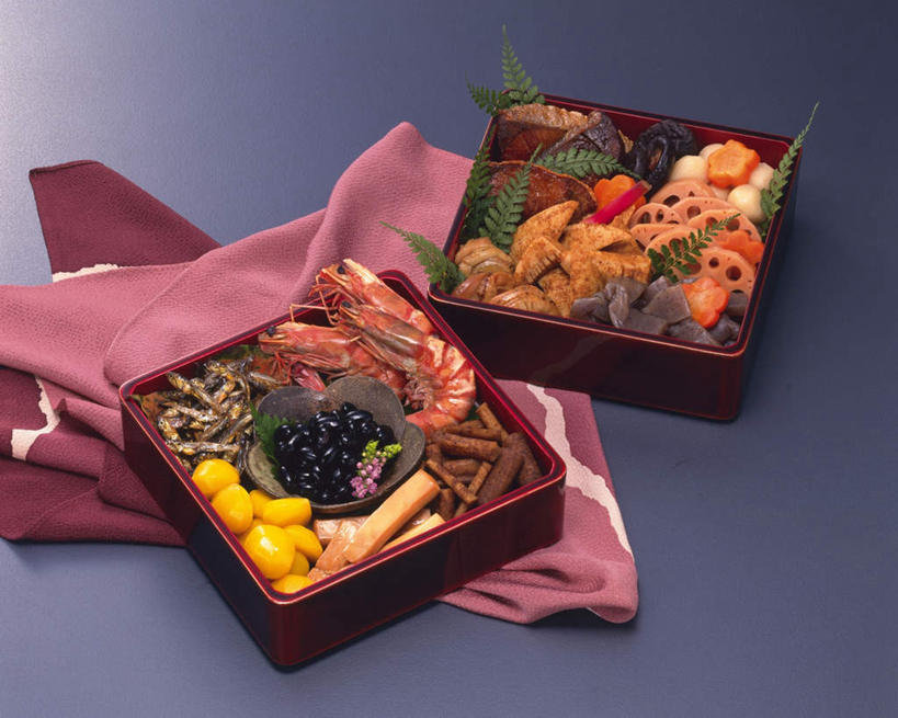 海鲜,盒饭,无人,餐厅,横图,俯视,室内,特写,白天,白色背景,烹饪,植物,餐桌,桌子,豆,萝卜,胡萝卜,蔬菜,新鲜,便当,豆类,豆子,山药,芋头,板栗,黑豆,栗子,肉,虾,鱼肉,日本料理,料理,食品,两份,水产,藕,菜肴,美食,肉类,食物,日式料理,日式,摄影,佳肴,有机食品,绿色食品,影棚,餐台,海产品,肉食,豆科,乌豆,乌大豆,青芋,莲藕,芋艿,红萝卜,甘荀,彩图,高角度拍摄,影棚拍摄,拍摄,餐馆,饭店,饭馆