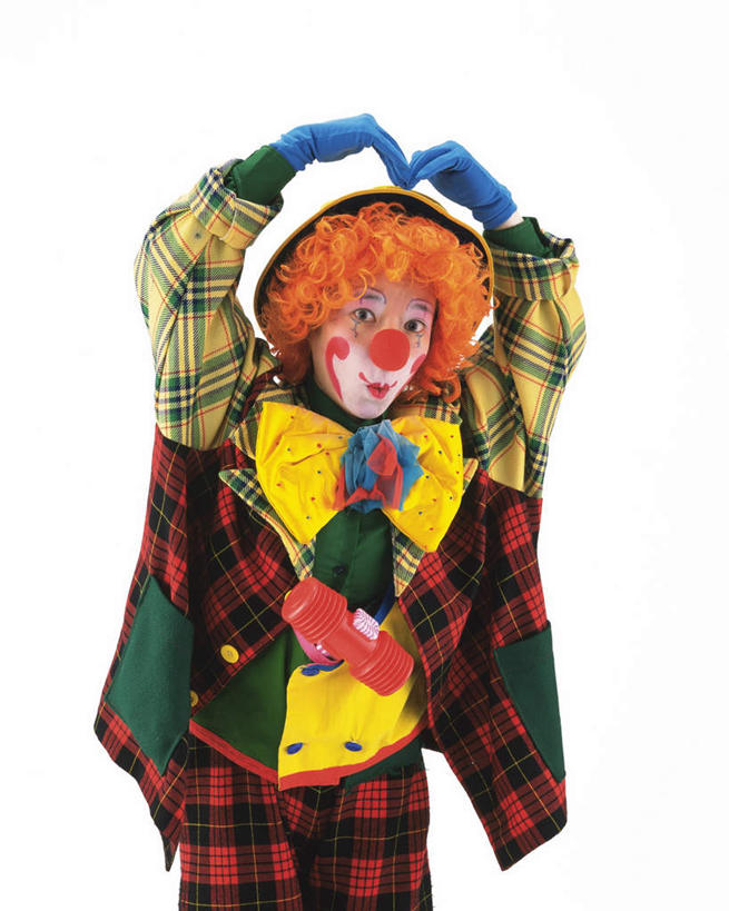 东方人,一个人,小丑,站,举,笑,微笑,竖图,室内,白天,白色背景,正面,爱情,化妆,帽子,亚洲,仅一个男性,仅一个人,纸质,假发,浪漫,黄种人,仅一个年轻男性,彩妆,手势,托,站着,橙色,恩爱,摄影,影棚,搞笑,小丑帽,狂欢帽,派对帽,聚会帽,纸帽,小丑妆,男人,男性,年轻男性,亚洲人,丑角,举起,举手,举着,向上举,向上伸,向上托,站立,半身,彩图,影棚拍摄,欢乐,开心,拍摄