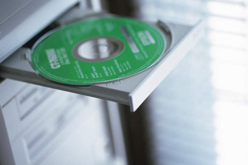 无人,横图,俯视,室内,白天,电脑,显示器,鼠标,键盘,数据,网络,信息,光盘,光碟,存储介质,输入设备,通讯设备,台式电脑,碟片,光驱,存储,机箱,通信设备,输出设备,光盘驱动器,彩图,高角度拍摄