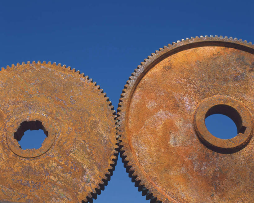 无人,横图,室外,特写,白天,仰视,零件,齿轮,静物,连接,组合,生锈,工具,两个,蓝色,蓝天,天空,天,机械,铁锈,晴朗,链接,锈迹,五金,紧固,拼接,拼凑,万里无云,拼合,凑集,聚合,撮合,链结,牢固,晴空,晴空万里,彩图,低角度拍摄