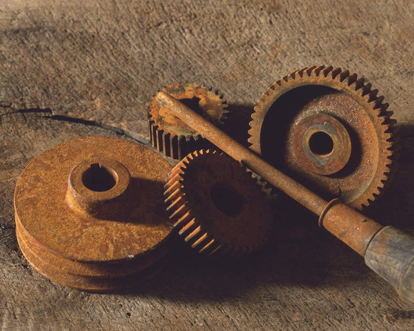 无人,横图,俯视,室内,特写,白天,零件,齿轮,静物,一堆,连接,堆叠,堆积,组合,散落,生锈,工具,机械,铁锈,堆,螺丝刀,起子,链接,锈迹,五金,紧固,拼接,拼凑,拼合,凑集,聚合,撮合,链结,牢固,改锥,彩图,高角度拍摄