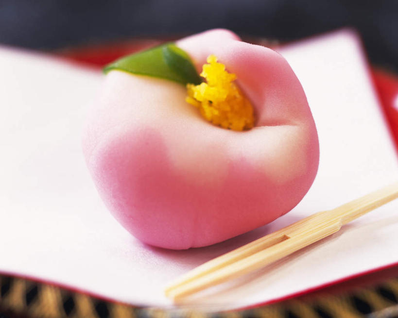 点心,无人,横图,俯视,室内,特写,白天,餐桌,桌子,餐具,叶子,朦胧,模糊,叉子,碟子,盘,和果子,食品,甜点,甜品,绿叶,竹签,食物,糕点,一个,粉色,盘子,碟,甜食,嫩叶,单个,餐台,取食签,叶,叶片,彩图,高角度拍摄