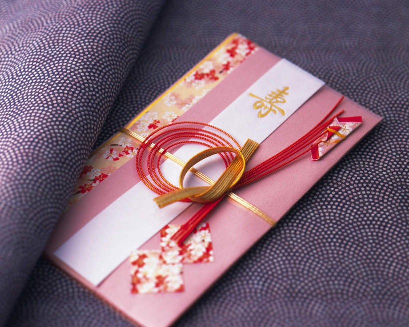 无人,横图,俯视,室内,特写,白天,快乐,静物,新年,灰色背景,庆祝,日本文化,艺术,装饰,信封,手工艺品,艺术品,文化,一个,工艺品,喜庆,摄影,红包,影棚,单个,纪念,华丽,修饰,点缀,高雅,东亚文化,自信心,品位,衬托,美观,雅致,雅观,贺寿,祝寿,花纸绳,日本水引,日本水引绣,水引绣,彩图,高角度拍摄,影棚拍摄,高兴,拍摄,传统文化