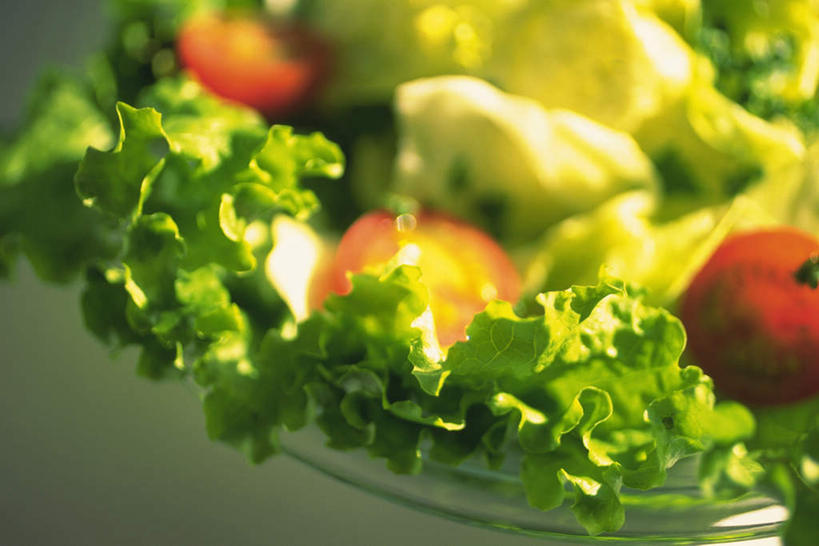 无人,横图,俯视,室内,特写,白天,蔬菜,西红柿,水果,新鲜,生菜,莴苣,莴笋,蔬菜沙拉,沙拉,食品,色拉,沙律,食物,一个,有机食品,绿色食品,单个,色拉酱,千岛酱,叶用莴笋,香笋,春菜,鹅仔菜,莴仔菜,番茄,彩图,高角度拍摄