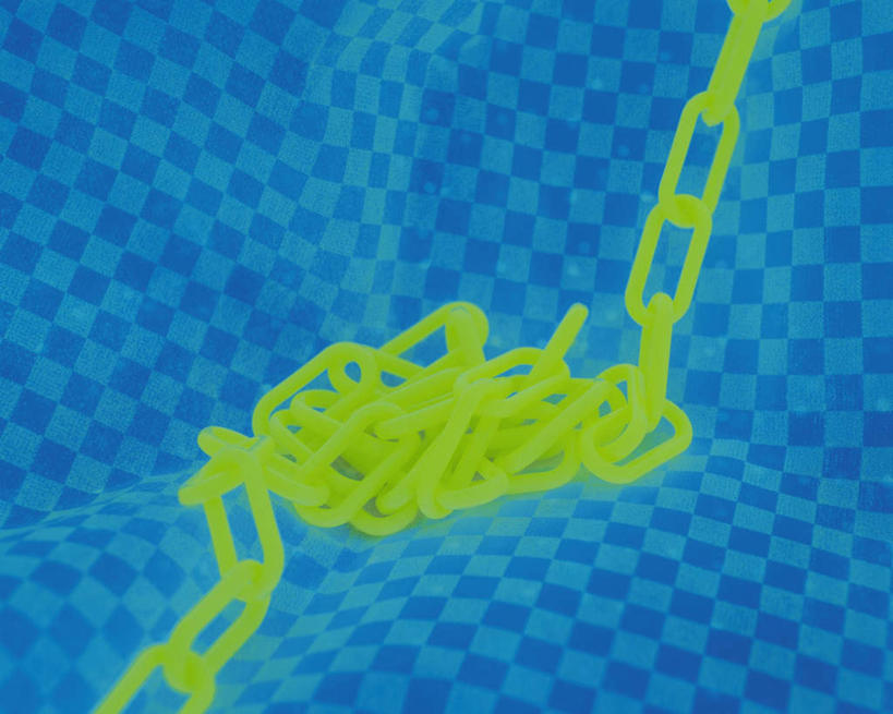 无人,横图,俯视,室内,特写,白天,数码,科技,静物,纺织品,一条,阴影,花纹,蓝色背景,网络,金属,布,格纹,图案,高光,几何,计算机图形,合成,布纹,纺织,铁链,链条,布匹,电脑合成图,数码合成图,写实,具体,具象,彩图,高角度拍摄