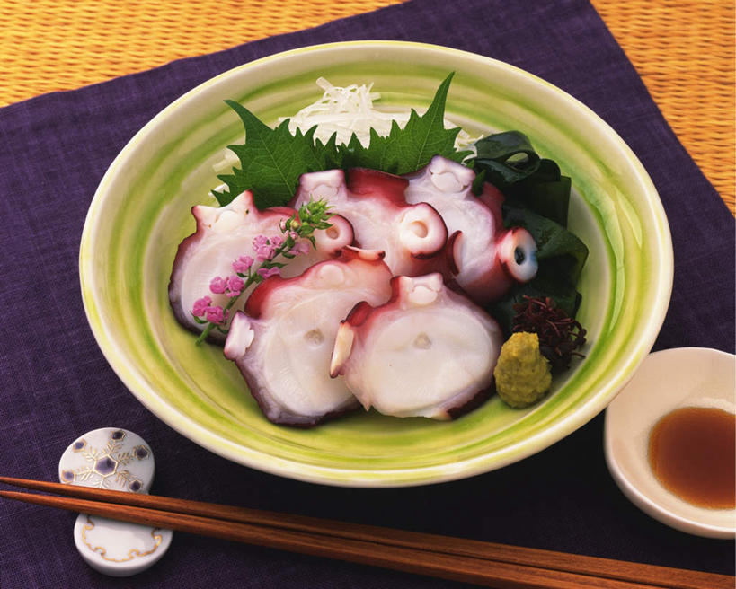 生鱼片,无人,横图,俯视,室内,特写,白天,烹饪,餐桌,筷子,桌子,章鱼,一副,一双,新鲜,布料,碟子,盘,醋,调料,肉,鱼肉,日本料理,料理,食品,筷架,调味品,调味料,布纹,筷枕,菜肴,美食,肉类,桌布,食物,紫色,盘子,餐巾,碟,台布,碗,日式料理,日式,摄影,佳肴,影棚,餐台,筷子架,石吸,死牛,望潮,坐蛸,肉食,一碟,石居,八爪鱼,彩图,高角度拍摄,影棚拍摄,拍摄,刺身