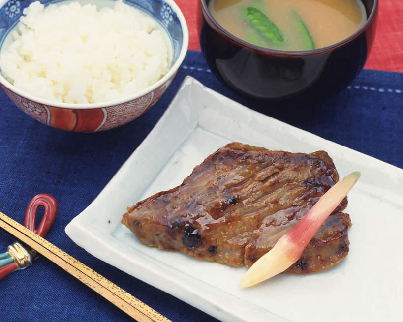 米饭,无人,餐厅,横图,俯视,室内,特写,白天,烹饪,植物,筷子,餐具,一副,一双,碟子,盘,豆类,豆子,豌豆,肉,日本料理,料理,食品,筷架,饭,筷枕,猪肉,荷兰豆,菜肴,美食,肉类,桌布,食物,盘子,碟,日式料理,日式,摄影,佳肴,影棚,筷子架,五谷,雪豆,肉食,豆科,味噌汤,豚肉,寒豆,毕豆,麻累,国豆,小寒豆,麦豌豆,彩图,高角度拍摄,影棚拍摄,拍摄,餐馆,饭店,饭馆