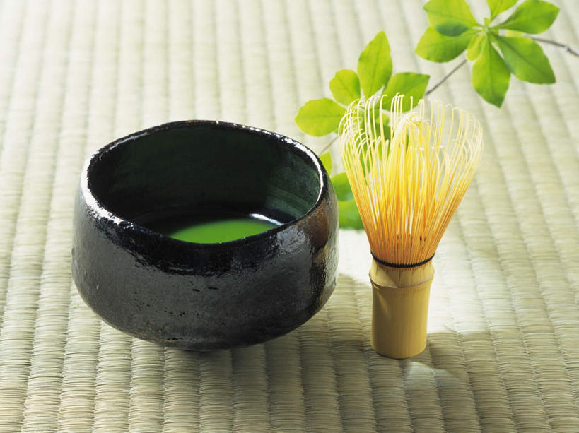 无人,横图,俯视,室内,特写,白天,幸福,茶,桌面,桌子,杯子,阴影,反射,瓷器,影子,绿茶,茶叶,陶瓷制品,榻榻米,娱乐,一个,享受,休闲,温馨,放松,乐趣,单个,茶筅,提神,舒适,瓷杯,醒脑,彩图,高角度拍摄