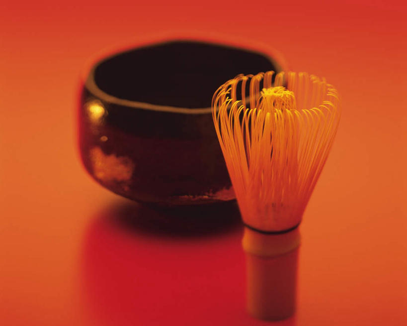 无人,横图,俯视,室内,特写,白天,桌面,桌子,静物,橙色背景,阴影,朦胧,模糊,反射,影子,一个,黄色,茶具,碗,摄影,影棚,单个,茶筅,茶叶搅拌器,彩图,高角度拍摄,影棚拍摄,拍摄