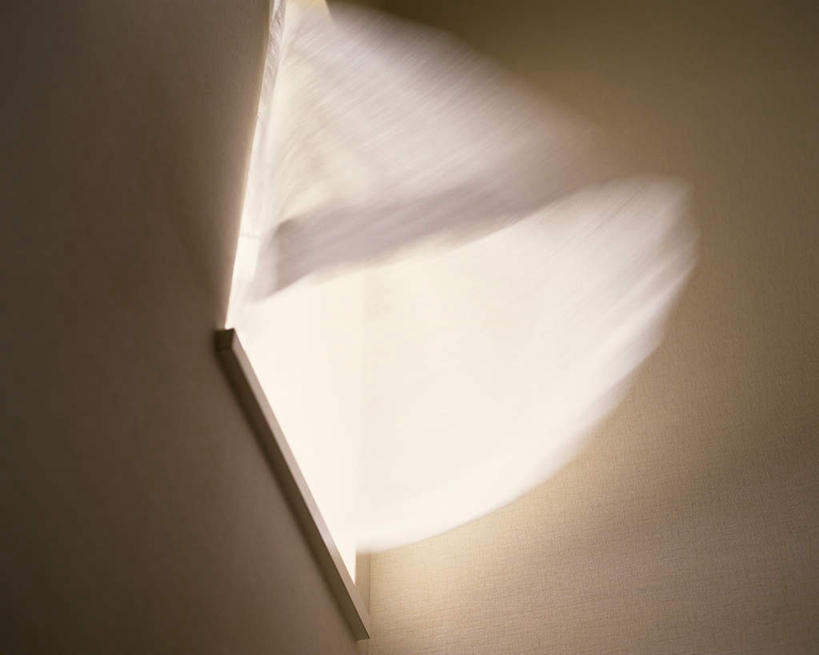 无人,客厅,横图,俯视,室内,白天,窗户,窗帘,阴影,朦胧,模糊,光线,影子,墙,玻璃窗,墙壁,墙面,阳光,起居室,窗纱,彩图,高角度拍摄