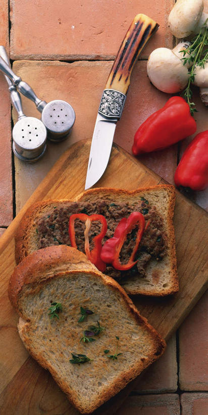 点心,面包,无人,竖图,俯视,室内,特写,白天,聚会,烹饪,石头,辣椒,蔬菜,西红柿,餐具,一排,许多,新鲜,整齐,工具,石子,调料,料理,食品,野餐,面点,刀具,胡椒粉,调味品,调味料,菜肴,美食,泰国料理,食物,糕点,排列,刀,摄影,佳肴,有机食品,绿色食品,影棚,队列,餐刀,辣角,红海椒,大椒,辣虎,广椒,野炊,石块,辣子,红辣椒,海椒,番茄,番椒,彩图,高角度拍摄,影棚拍摄,拍摄