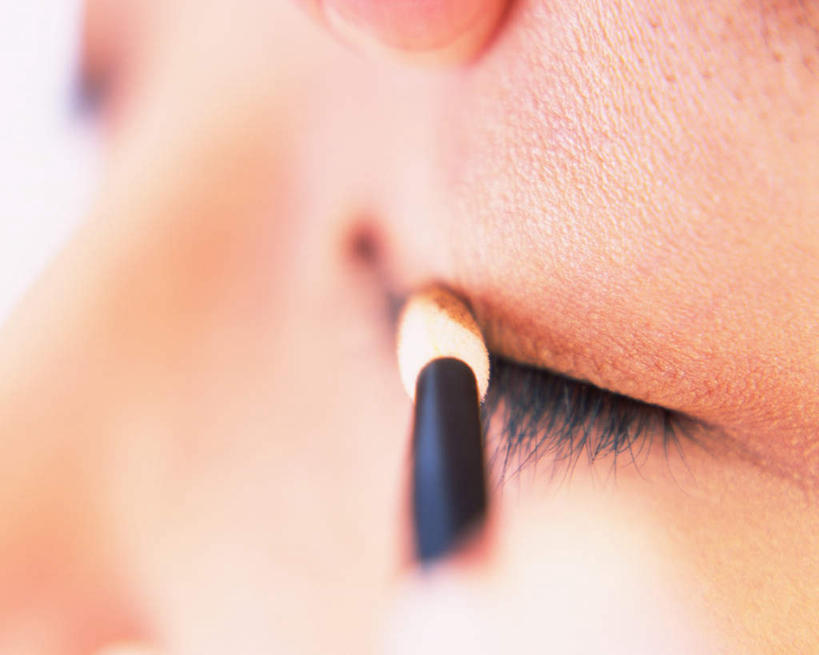 东方人,眼睛,眉毛,睫毛,一个人,闭眼,横图,俯视,室内,特写,白天,化妆,美容,亚洲,瞳孔,仅一个年轻女性,仅一个女性,仅一个人,一把,护肤,握,朦胧,模糊,拿,刷,拿着,涂抹,黄种人,黑色,刷子,保养,享受,休闲,放松,握着,保健,眼部,摄影,影棚,睫毛刷,养颜,年轻女性,女人,女性,亚洲人,睫,眉,眼,眼睫毛,眼眉,闭眼睛,闭着眼,闭着眼睛,半身,彩图,高角度拍摄,影棚拍摄,拍摄,眼眉毛