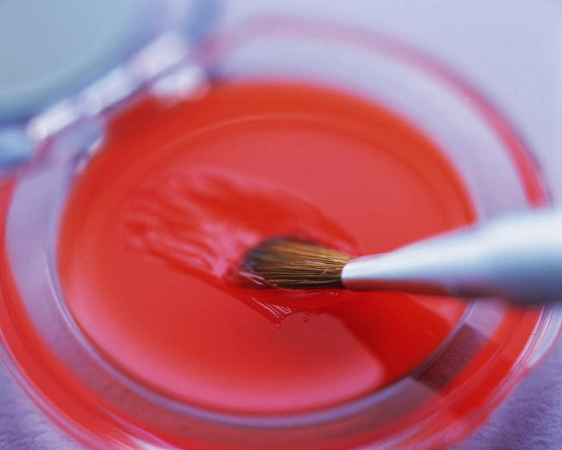 无人,横图,俯视,室内,特写,白天,化妆,美容,桌面,静物,一把,护肤,阴影,朦胧,模糊,光线,液体,影子,唇刷,红色,阳光,唇彩,保养,享受,休闲,放松,保健,摄影,影棚,一瓶,美容工具,养颜,化妆工具,彩图,高角度拍摄,影棚拍摄,拍摄