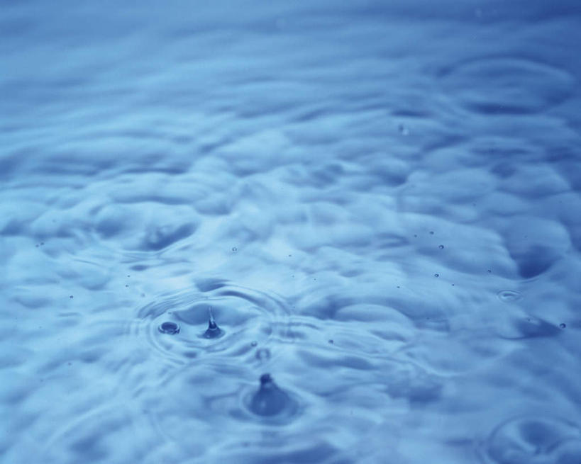 无人,横图,俯视,室内,特写,白天,水,阴影,波纹,飞溅,蓝色背景,溅,光线,液体,影子,水滴,水面,滴落,水纹,阳光,波浪,摄影,影棚,喷洒,彩图,高角度拍摄,影棚拍摄,拍摄