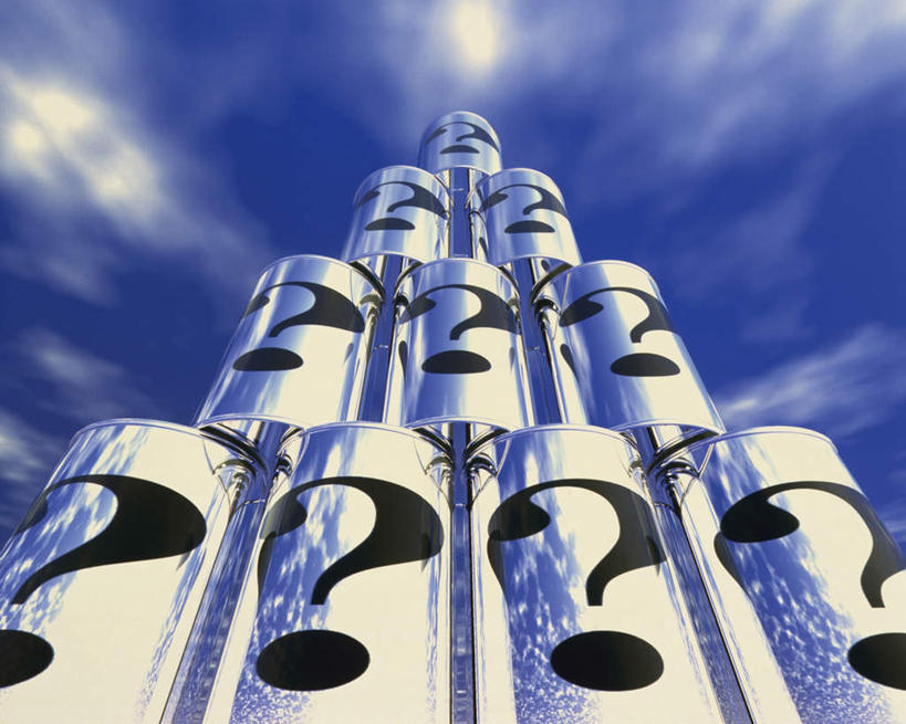 无人,横图,室内,白天,仰视,数码,科技,一堆,一排,许多,阴影,堆叠,堆积,整齐,光线,网络,标志,影子,字符,字母,云,云朵,高光,几何,计算机图形,合成,云彩,标识,排列,蓝色,黑色,白云,蓝天,天空,阳光,天,金字塔,堆,疑问,电脑合成图,数码合成图,问号,队列,圆柱体,问题,困惑,回答,写实,具体,具象,彩图,低角度拍摄