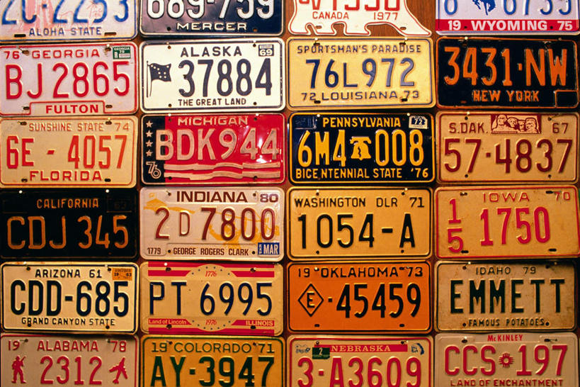 无人,横图,室内,白天,正面,一排,许多,阴影,整齐,光线,英文,标签,标志,方格,格子,数字,文字,影子,字符,字母,标识,排列,黑色,阳光,车牌,阿拉伯数字,英文字母,队列,拍子,彩图