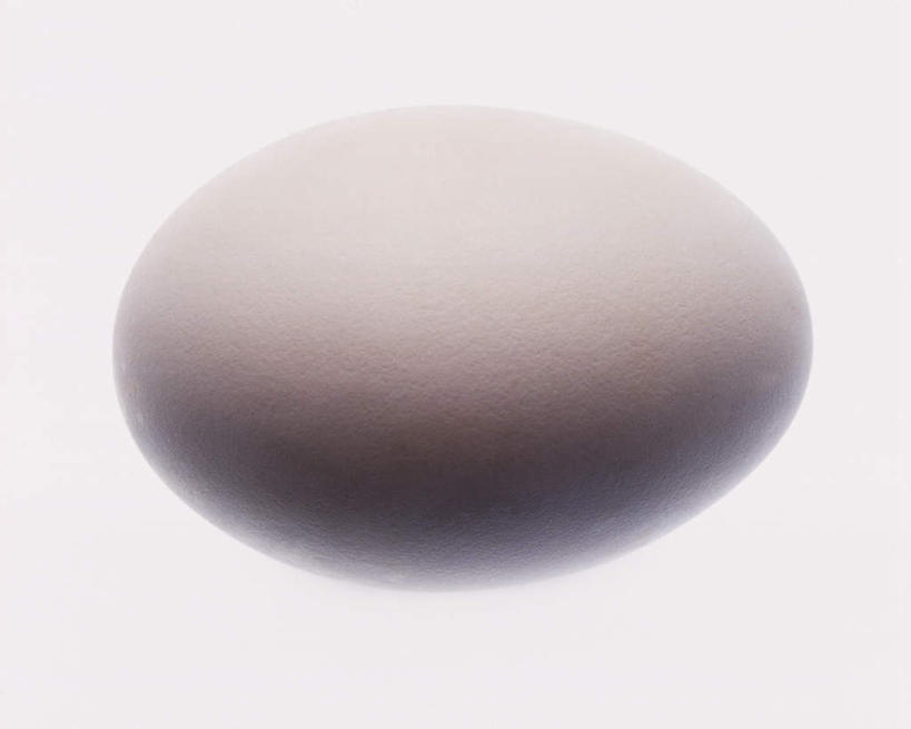 无人,横图,室内,特写,白天,白色背景,正面,桌面,桌子,阴影,反射,木制,椭圆,影子,蛋,鸡蛋,一个,白色,木制品,摄影,影棚,单个,卵,彩图,影棚拍摄,拍摄