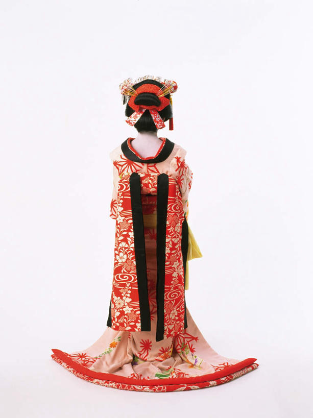 东方人,一个人,演员,电影明星,站,竖图,室内,白天,白色背景,民族服装,化妆,美容,日本,亚洲,仅一个男性,仅一个人,表演,护肤,和服,注视,黄种人,扮演,仅一个年轻男性,背面,看,站着,保养,享受,休闲,放松,保健,摄影,服饰,影棚,观看,演出,关注,东亚,养颜,吴服,唐草,唐花,唐锦,日本国,男人,男性,年轻男性,亚洲人,影视明星,站立,彩图,全身,影棚拍摄,传统服装,民俗服,拍摄,歌舞伎