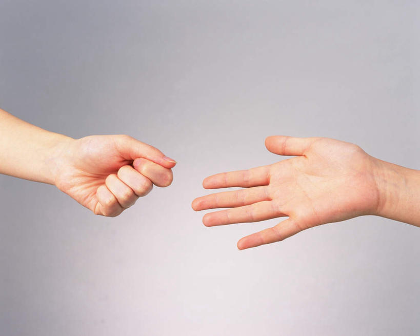 东方人,手,两个人,伙伴,朋友,横图,室内,特写,白天,白色背景,正面,游戏,友谊,石头,亚洲,布,玩,黄种人,娱乐,休闲,手部,摄影,影棚,活动,猜拳,发泄,消遣,智力,划拳,宣泄,友情,年轻女性,女人,女性,亚洲人,玩耍,嬉戏,半身,彩图,影棚拍摄,拍摄