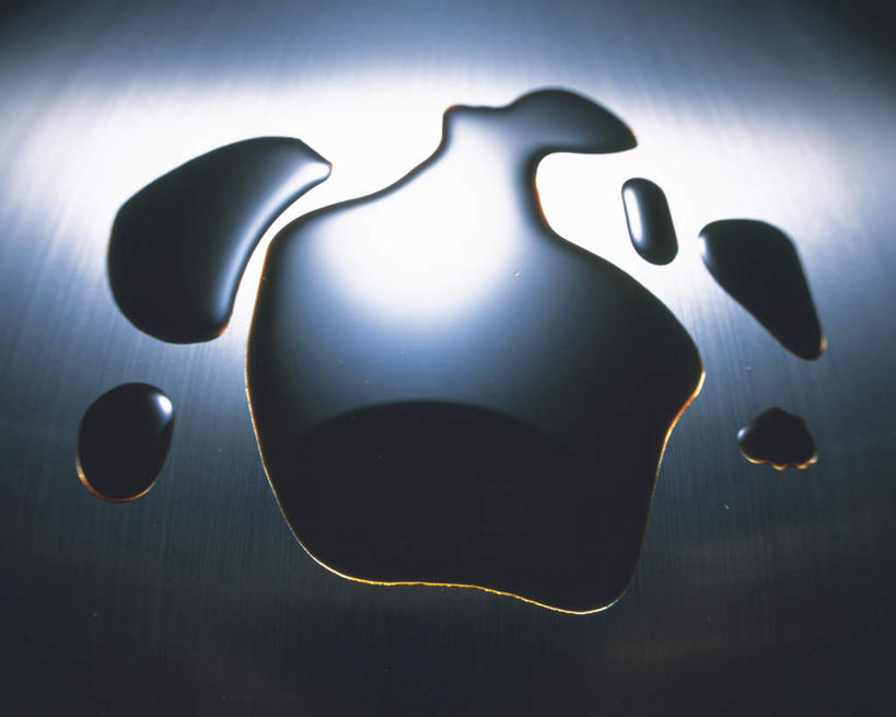 无人,横图,俯视,室内,特写,白天,水,桌子,金属制品,阴影,反射,金属,液体,影子,水滴,油,一个,单个,彩图,高角度拍摄