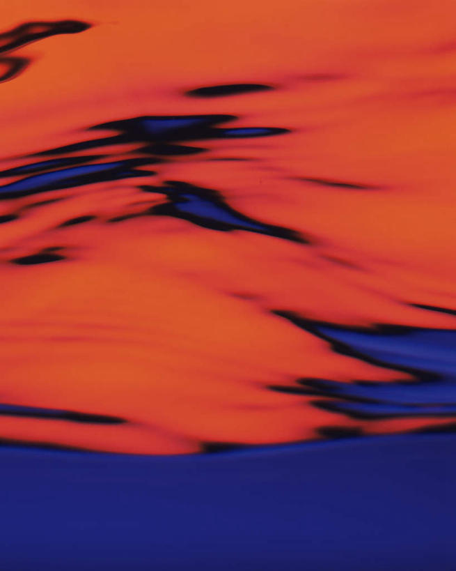 无人,竖图,俯视,室内,特写,白天,石油,水,波纹,液体,水滴,红色,蓝色,水纹,波浪,摄影,流动,影棚,浑浊,煤油,彩图,高角度拍摄,影棚拍摄,拍摄