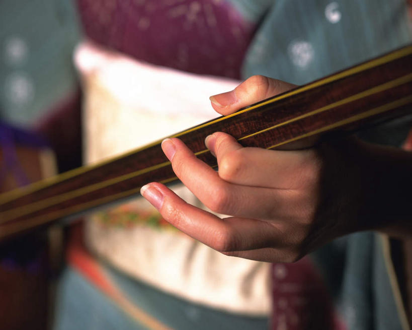 东方人,一个人,坐,捧,横图,室内,特写,白天,白色背景,正面,民族服装,亚洲,仅一个年轻女性,仅一个女性,仅一个人,一把,一条,握,阴影,和服,朦胧,模糊,反射,影子,乐器,弦乐器,弹奏,拿,拿着,黄种人,三味线,腰带,白色,灰色,握着,摄影,服饰,影棚,弹拨弦鸣乐器,吴服,唐草,唐花,唐锦,三弦琴,年轻女性,女人,女性,亚洲人,捧着,手捧,坐着,半身,彩图,影棚拍摄,传统服装,民俗服,拍摄,弹拨弦乐器