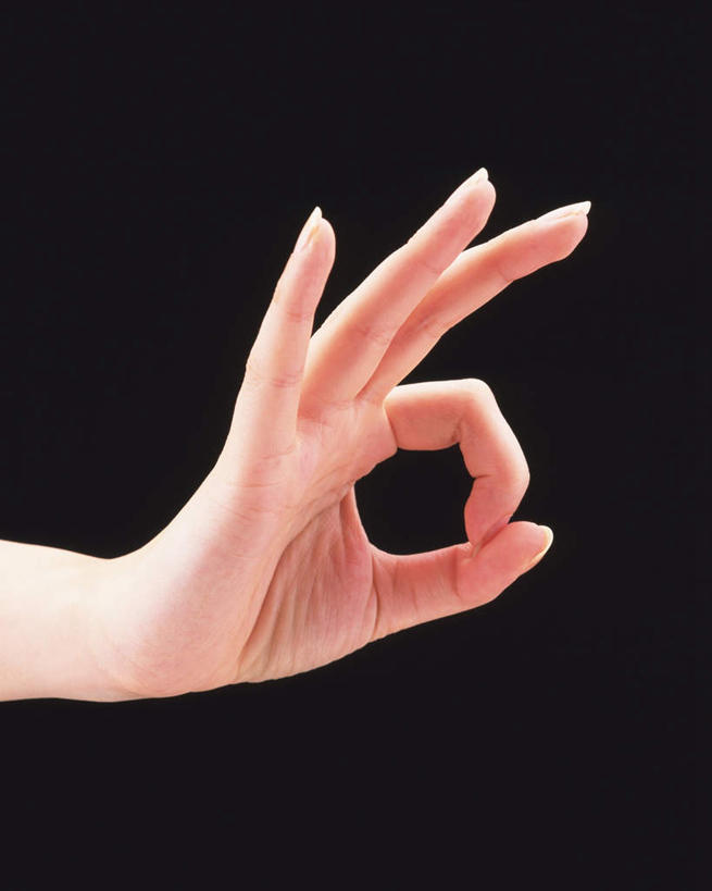 东方人,手,一个人,竖图,室内,白天,正面,满意,胜利,亚洲,仅一个年轻女性,仅一个女性,仅一个人,黑色背景,黄种人,手势,手部,同意,ok手势,摄影,影棚,单手,年轻女性,女人,女性,亚洲人,半身,彩图,影棚拍摄,拍摄,同意手势