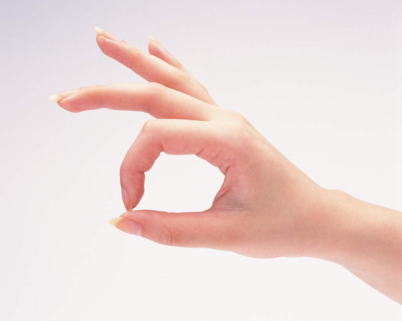 东方人,手,一个人,横图,室内,白天,白色背景,正面,满意,胜利,亚洲,仅一个年轻女性,仅一个女性,仅一个人,黄种人,手势,手部,同意,ok手势,摄影,影棚,单手,年轻女性,女人,女性,亚洲人,半身,彩图,影棚拍摄,拍摄,同意手势