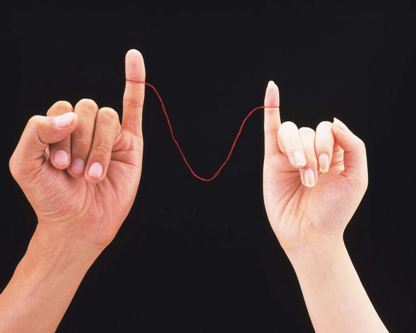 东方人,手,小指,两个人,夫妻,举,横图,室内,白天,正面,爱情,亚洲,双手,黑色背景,拉钩,浪漫,黄种人,红色,绳子,拉勾,手势,托,温暖,温馨,手部,手指,恩爱,恋人,摄影,影棚,绳索,和睦,誓言,诺言,许诺,约定,打勾勾,男人,男性,年轻男性,年轻女性,女人,女性,亚洲人,夫妇,情侣,举起,举手,举着,向上举,向上伸,向上托,半身,彩图,影棚拍摄,拍摄,伴侣,融洽