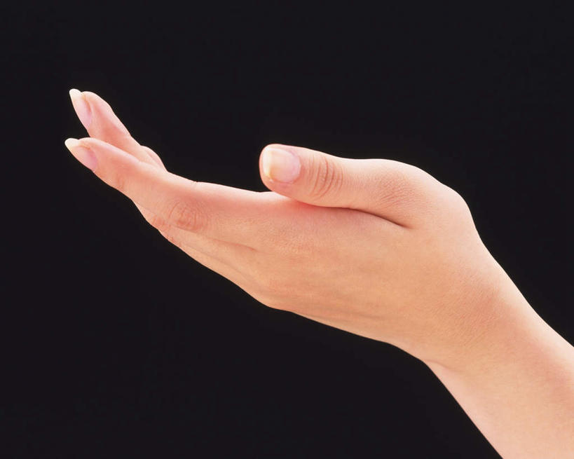 东方人,手,一个人,举,横图,室内,白天,正面,亚洲,仅一个年轻女性,仅一个女性,仅一个人,黑色背景,黄种人,手势,托,手部,摄影,影棚,摊,单手,年轻女性,女人,女性,亚洲人,举起,举手,举着,向上举,向上伸,向上托,半身,彩图,影棚拍摄,拍摄