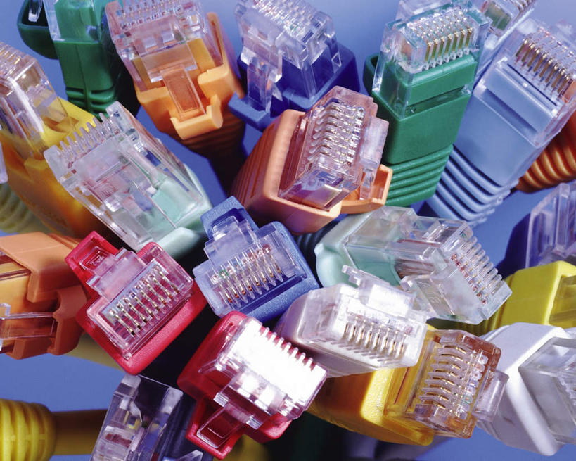 无人,横图,俯视,室内,特写,白天,通讯,数据,静物,一堆,许多,阴影,堆叠,堆积,蓝色背景,朦胧,模糊,反射,传输,影子,摄影,USB接口,通用串行总线,影棚,堆,接口,网线,端口,水晶头,线缆,彩图,高角度拍摄,影棚拍摄,拍摄