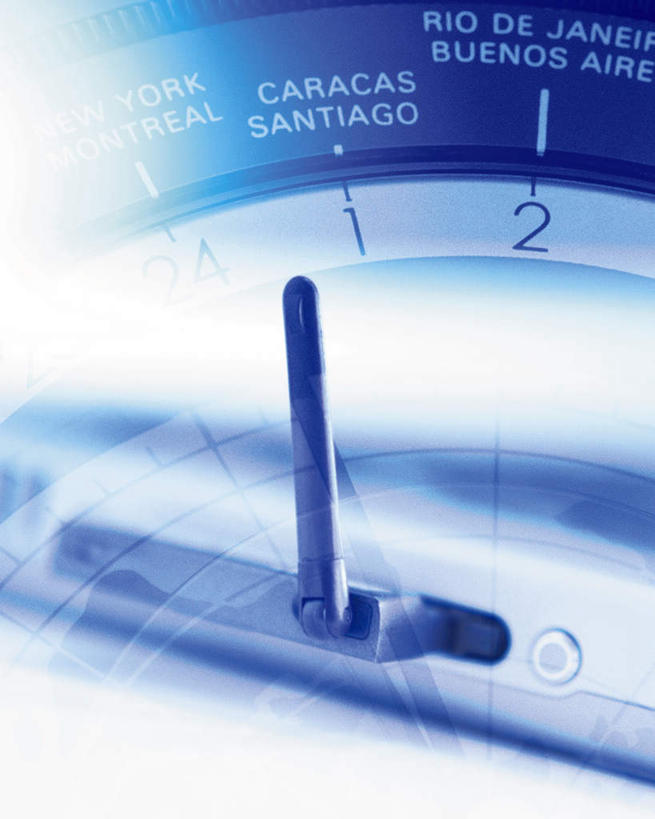 无人,竖图,俯视,室内,特写,白天,电脑,笔记本电脑,数码,数据,科技,静物,阴影,朦胧,模糊,反射,网络,信息,影子,高光,几何,计算机图形,合成,存储介质,通讯设备,硬盘,存储,电脑合成图,数码合成图,无线,通信设备,无线网络,无线上网,便携式电脑,调制解调器,写实,具体,具象,手提电脑,彩图,高角度拍摄