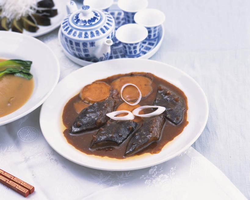 无人,横图,俯视,室内,特写,白天,烹饪,餐桌,筷子,桌子,蔬菜,餐具,一双,阴影,新鲜,光线,布料,碟子,盘,影子,葱,青菜,青葱,料理,食品,布纹,文化,传统,豆腐干,皮蛋,菜肴,美食,桌布,食物,三个,一个,盘子,餐巾,茶壶,碟,台布,四个,中式,佳肴,有机食品,绿色食品,单个,餐台,礼节,甲鱼,礼仪,茶杯,进餐用具,烹调用具,彩图,高角度拍摄