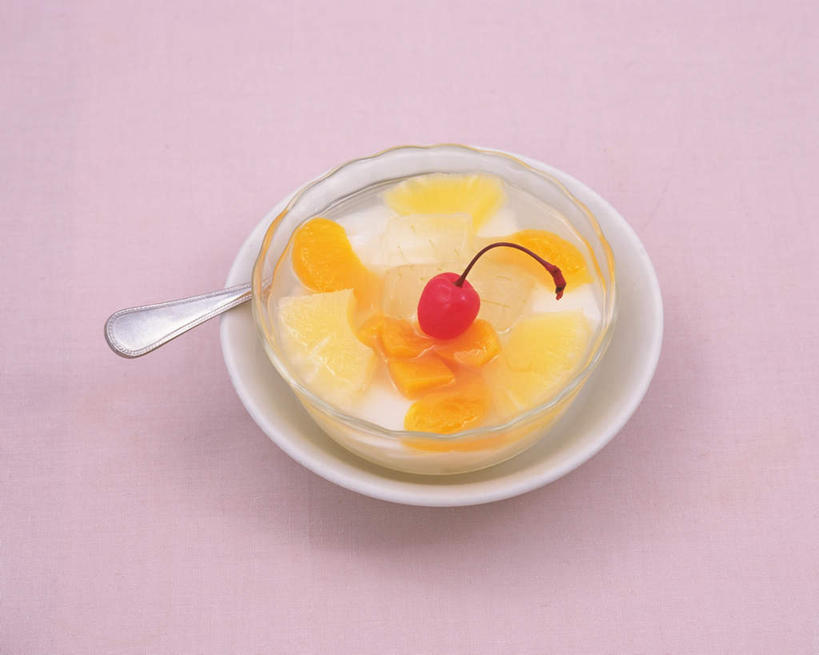 无人,横图,俯视,室内,特写,白天,烹饪,餐桌,桌子,柑橘,芒果,樱桃,餐具,水果,一把,阴影,粉色背景,新鲜,光线,布料,影子,勺子,哈密瓜,生食,料理,食品,果实,甜瓜,布纹,菜肴,美食,桌布,食物,两个,餐巾,调羹,台布,汤匙,碗,中式,摄影,佳肴,有机食品,绿色食品,影棚,餐台,银耳,水果羹,网纹瓜,甘瓜,进餐用具,烹调用具,樱珠,莺桃,英桃,楔桃,望果,牛桃,蜜望,檬果,闷果,漭果,杧果,橘子,桔子,荆桃,橙子,橙,庵波罗果,彩图,高角度拍摄,影棚拍摄,拍摄