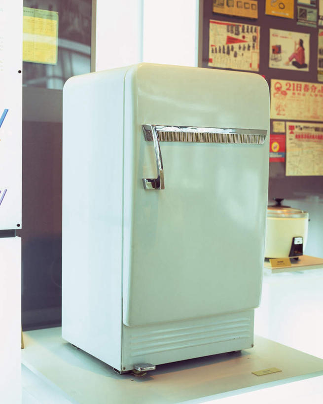 无人,竖图,室内,特写,白天,正面,静物,古老,陈旧,标签,电器,冰箱,古典,冷冻,冷柜,白色,冷藏柜,铁锈,冷藏,储藏,一台,家电,家用电器,古旧,电饭锅,保鲜,彩图