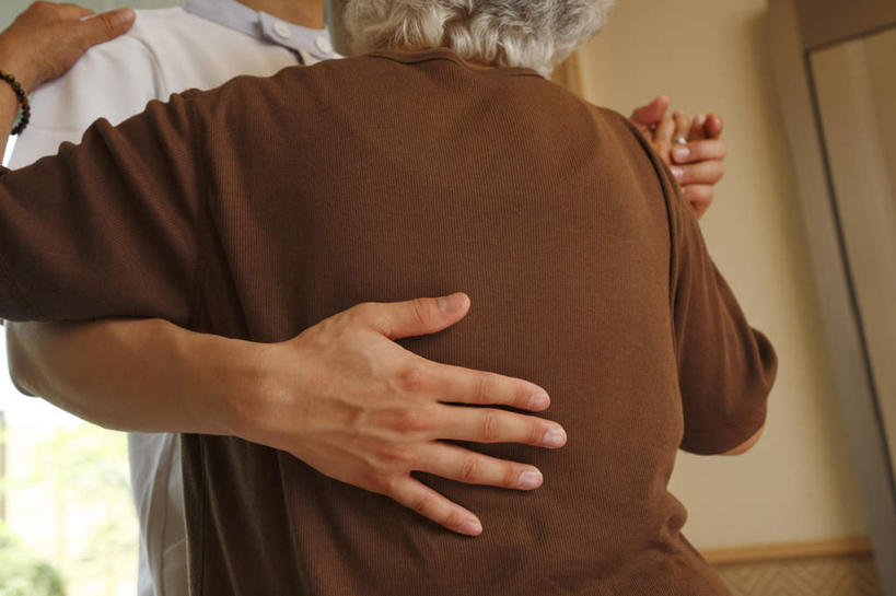 东方人,背部,两个人,护士,医院,站,握手,抱,横图,室内,白天,正面,跳舞,亚洲,服装,黄种人,衣服,站着,护工,护理,服饰,抱着,搂着,白衣天使,衣着,穿着,舞姿,医疗机构,护理员,衣饰,老年女性,男人,男性,年轻男性,女人,女性,亚洲人,搀手,怀抱,拉手,搂,搂抱,手拉手,手握手,相抱,拥抱,站立,半身,彩图,舞蹈,病院,诊所