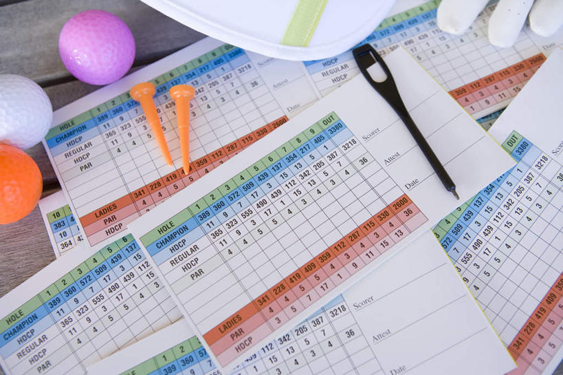 无人,横图,俯视,室内,特写,白天,锻炼,安全,运动,桌子,静物,许多,高尔夫,高尔夫球,笔,办公桌,办公用品,防护,球,文具,两个,黄色,紫色,白色,铅笔,手套,学习用品,球体,摄影,球托,影棚,保护,文具用品,高尔夫球杆,保险,高尔夫运动,高尔夫球具,保全,周全,安稳,安定,防护手套,记分卡,平安,体育,彩图,高角度拍摄,影棚拍摄,健身,拍摄